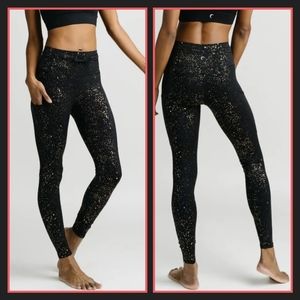 Zyia stay Gold Drawstring Luxe Pocket Leggings